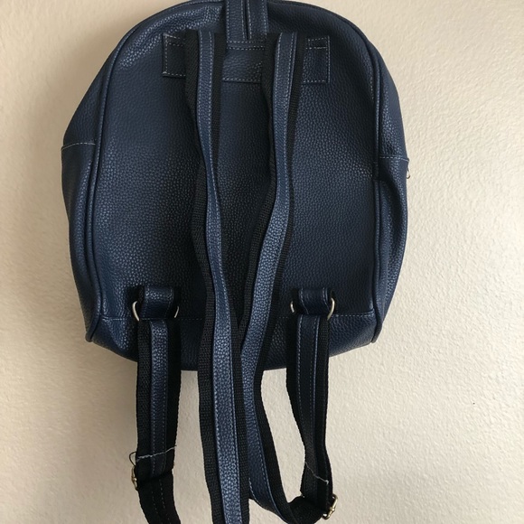 Backpack - Picture 3 of 5